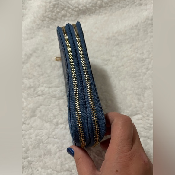 NWOT faux Alligator wallet - Picture 2 of 5